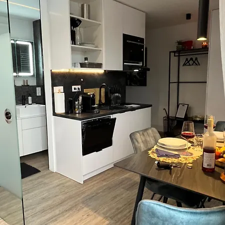 Apartamento Voll Ausgestattete - Self Check-in - Küche-parkplatz - Beyond Staying