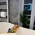 Apartment Voll Ausgestattete - Self Check-in - Kueche-parkplatz - Beyond Staying Passau
