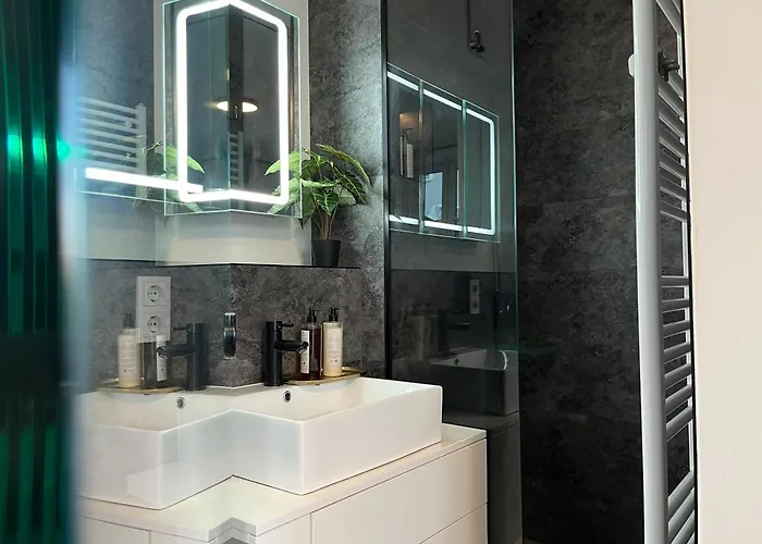 Voll Ausgestattete - Self Check-in - Kueche-parkplatz - Beyond Staying Apartment *