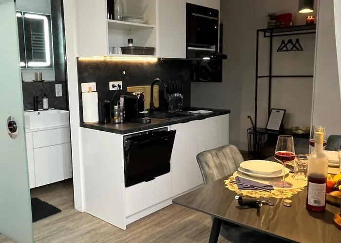 Apartment Voll Ausgestattete - Self Check-in - Kueche-parkplatz - Beyond Staying