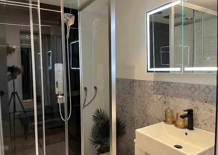 Voll Ausgestattete - Self Check-in - Kueche-parkplatz - Beyond Staying Passau